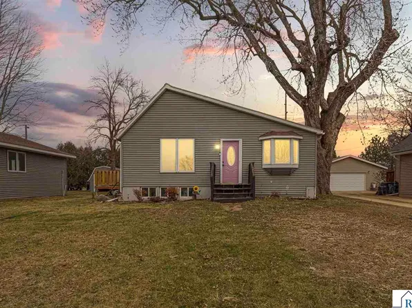 203 1st St E, Vernon Center, MN 56090