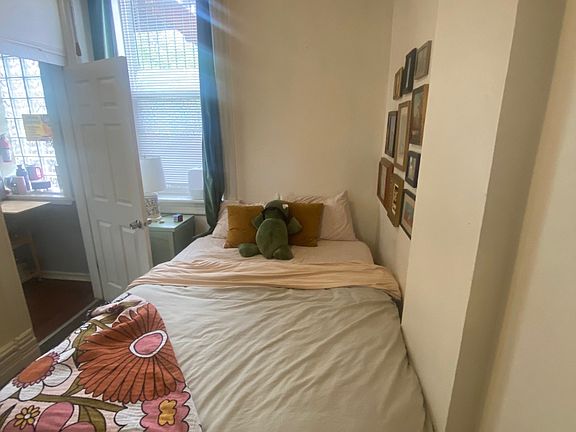 2nd image of 955 W Dickens Ave #3R