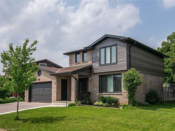 3rd image of 5 Greenwich Dr