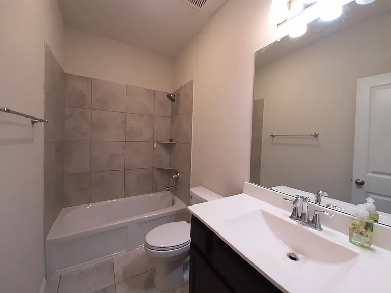 1514 Ancient Oak Ln — Photo 75