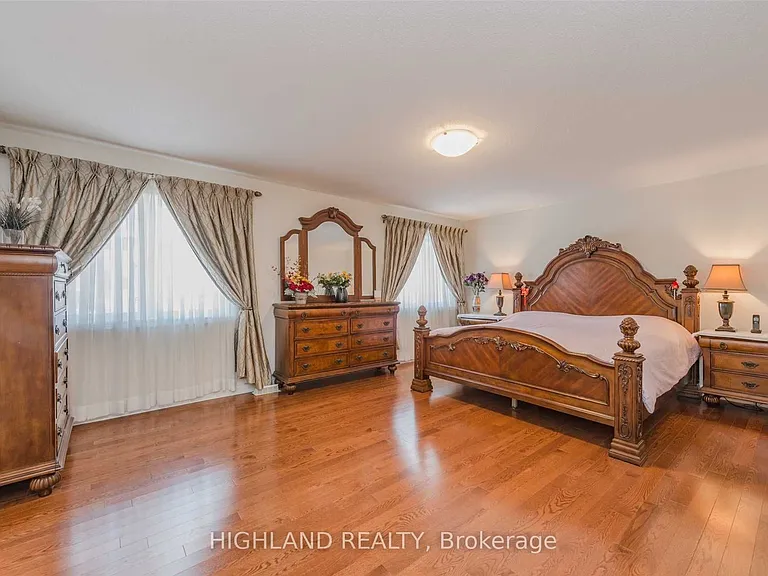 3426 Liptay Ave — Photo 13