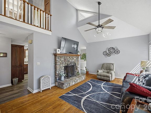 4th image of 4938 Burkemont Rd