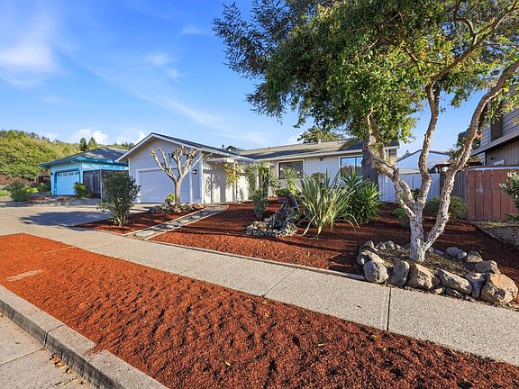 3rd image of 4906 Fernglen Drive