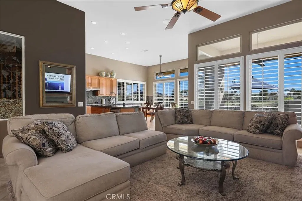4 bed, 4.5 bath, 3013 sqft, $5,999 — Photo 3