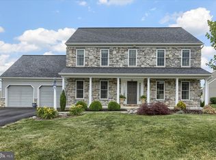 75 Hillside Rd, Mechanicsburg, PA 17050