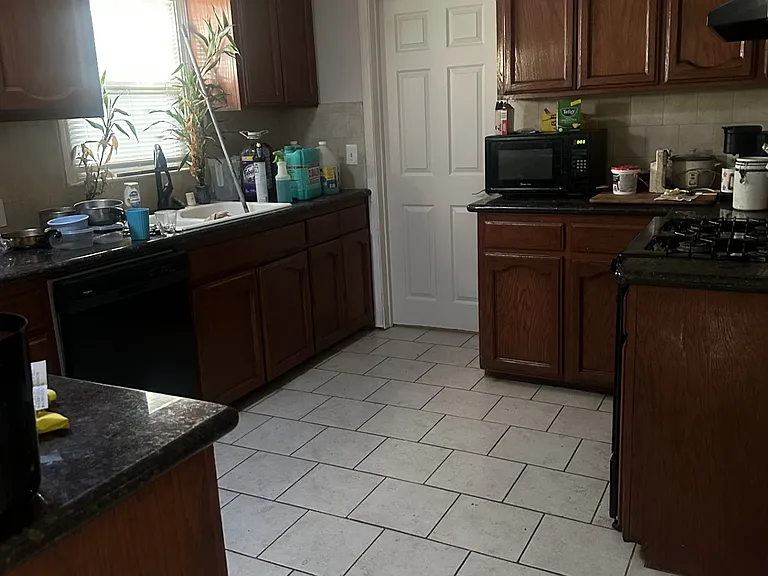 3342 E Harvard Ave — Photo 2