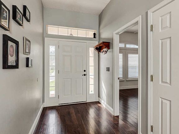 4th image of 940 Churchhill Ln