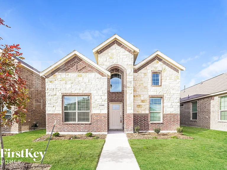 10049 Elkhorn Dr — Photo 1