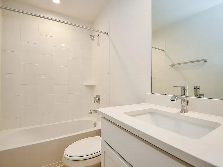 30406 Canterbury Fields Dr — Photo 25