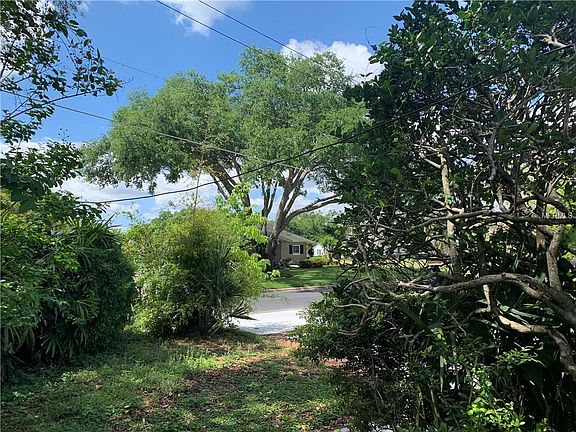 2nd image of 1720 Espanola Dr