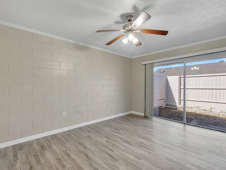 2241 W Pensacola St #6 — Photo 14