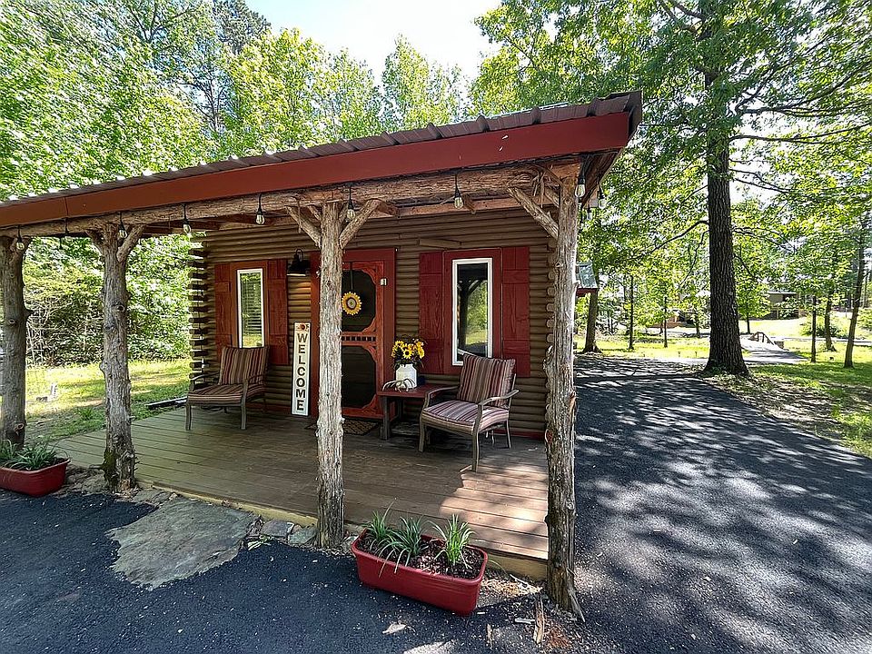 1st image of 695 Sally Ann Dr
