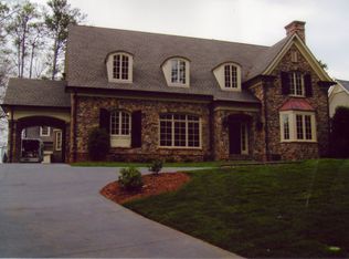 923 Buckingham Cir NW, Atlanta, GA 30327