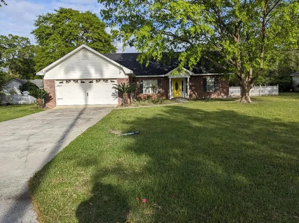 1108 Karen Ln, Douglas, GA 31533