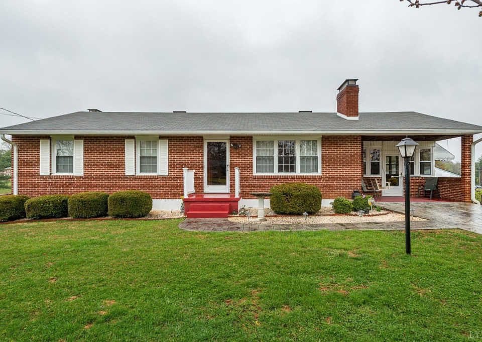 1st image of 147 Hillcrest Cir