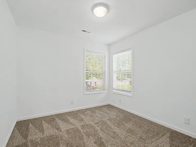 1371 Constitution Dr — Photo 34