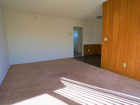 2nd image of 3723 Ingraham St APT 6