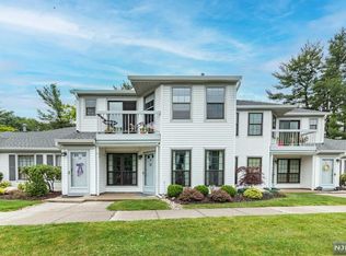 88 Konight Ct, Mahwah, NJ 07430