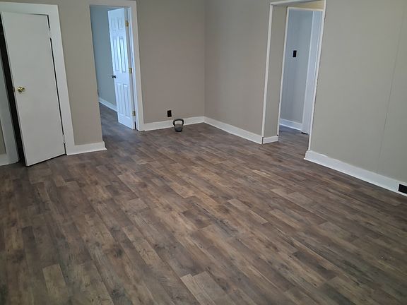 2nd image of 2083 Broad St