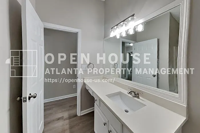 2070 Charleston Oak Cir — Photo 19