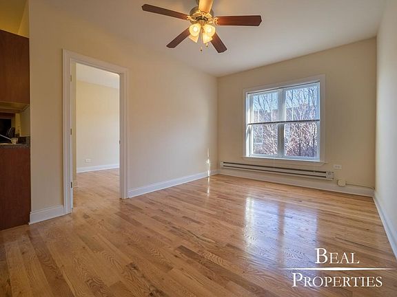 3rd image of 949 W Cornelia Ave #Jk949-3a