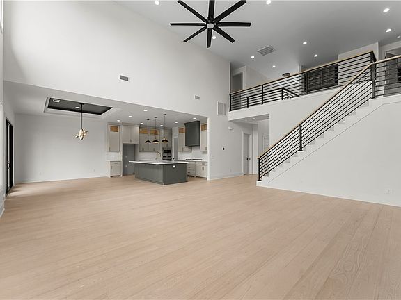 4th image of 4420 S 88th St