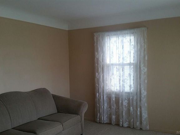 4th image of 23020 Harmon St