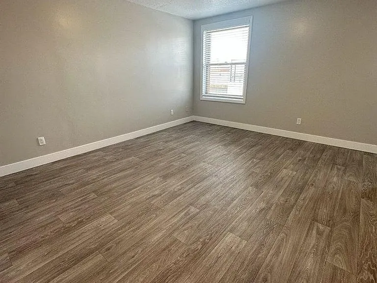 New Brigham Apartments — Photo 19