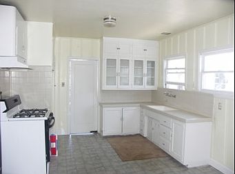 2nd image of 449 W 11th St