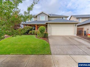 419 Vine Ave, Woodburn, OR 97071