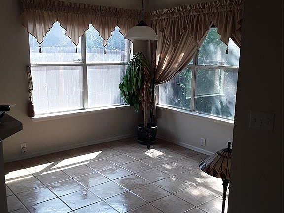 3rd image of 13140 Spinning Glen St