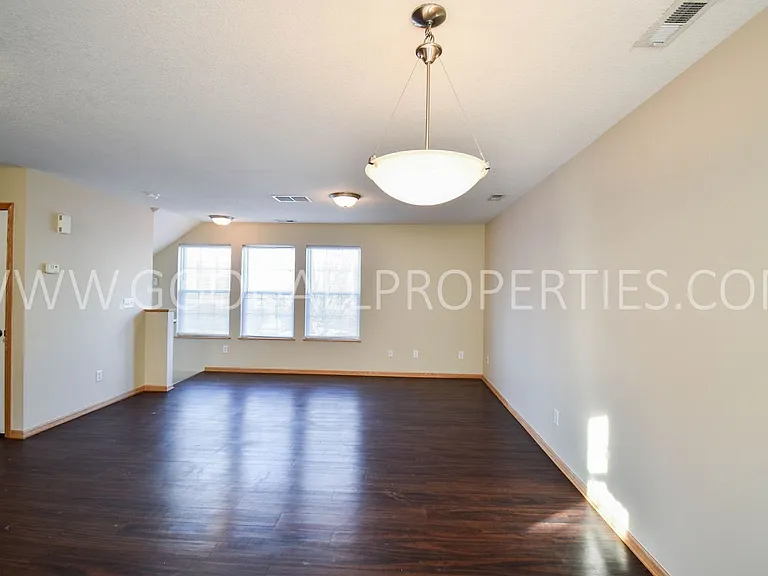 15211 Greenbelt Dr — Photo 4