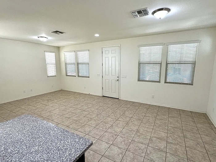 3833 E Robert St — Photo 7