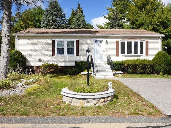 2nd image of 7 Green Holly Dr