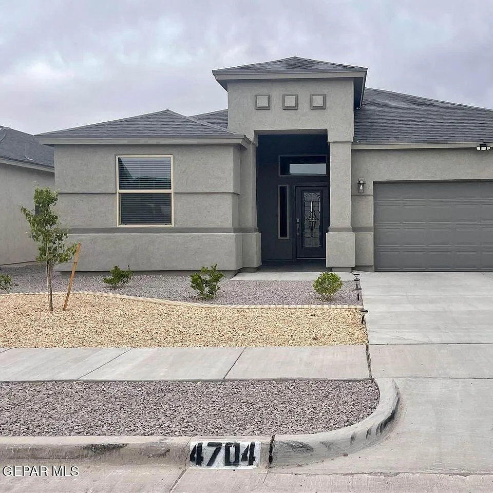 Building Photo - 4704 Marisabel Azcarate St