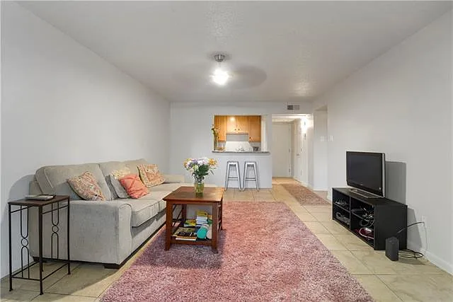 818 Moss St #104 — Photo 3