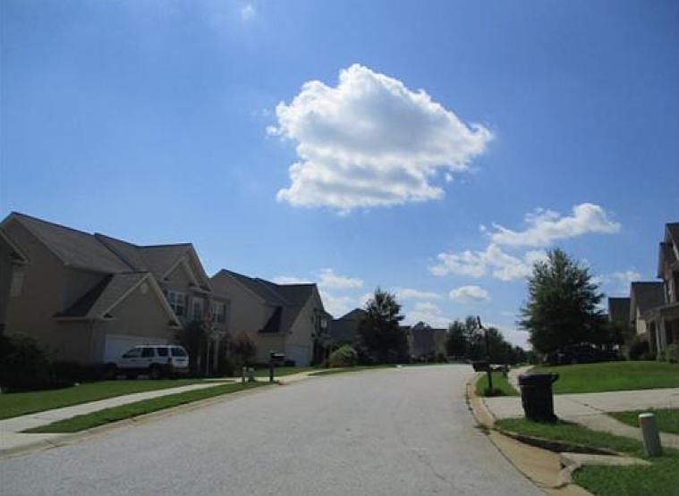 2nd image of 352 Archway Ct