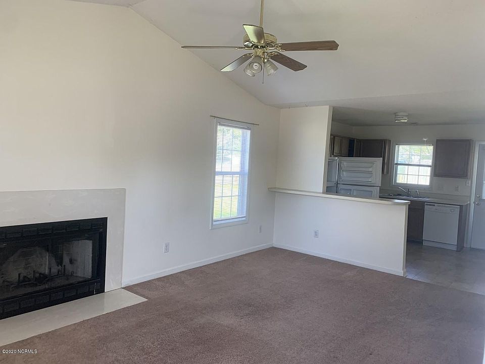 2nd image of 105 Fairview Ln