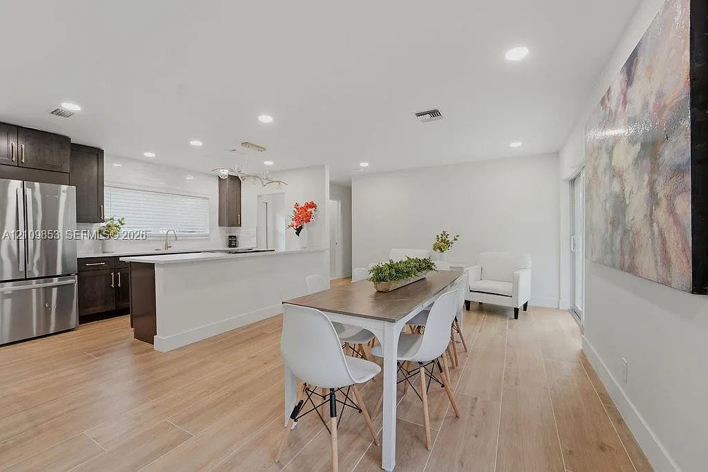 North Palm Beach Village — Photo 1
