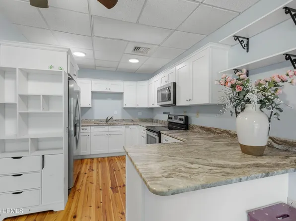 2201 Boundary St APT 213, Beaufort, SC 29902