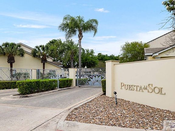 2nd image of 800 Sunset Dr APT B12