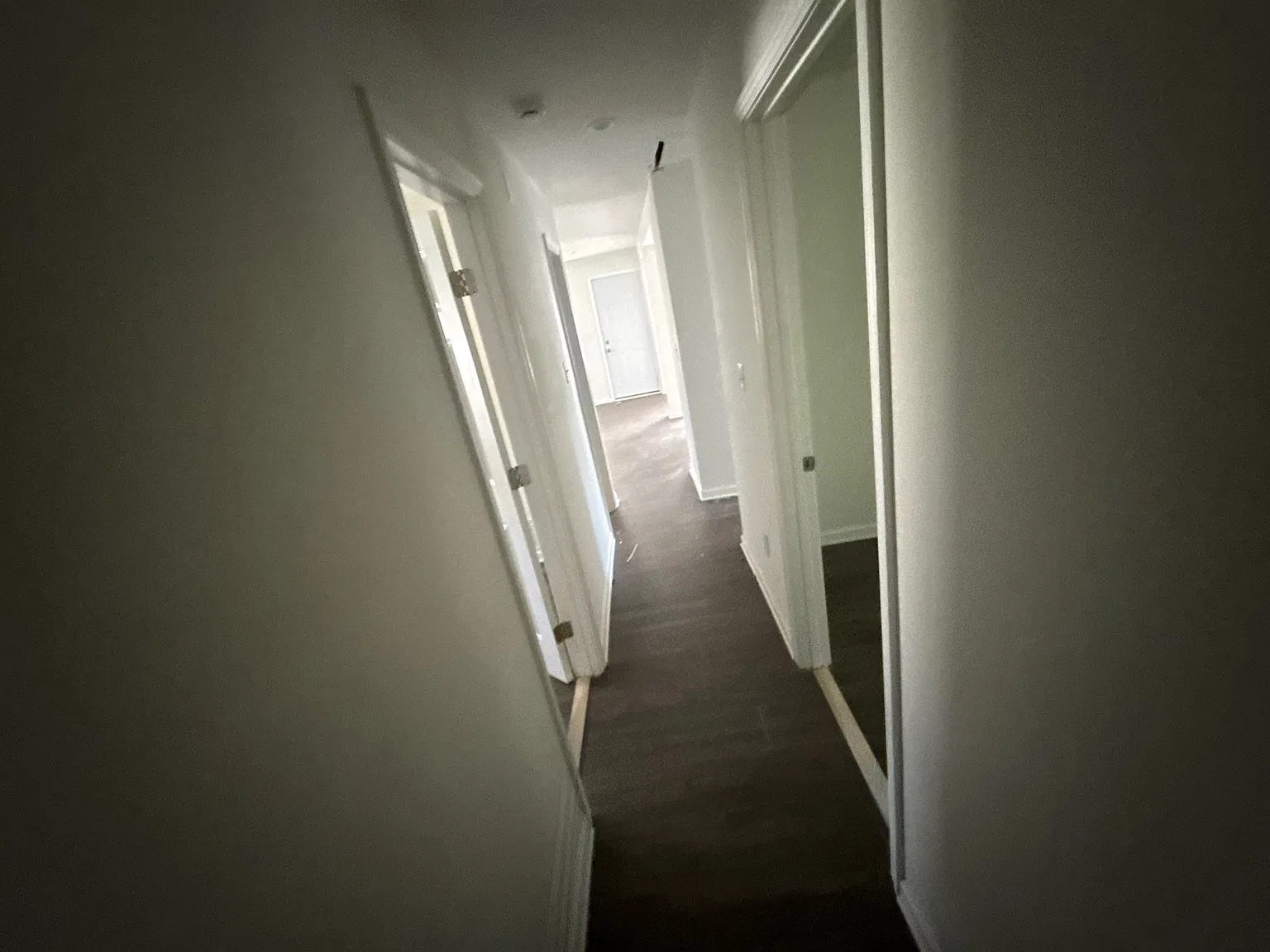 3 bed, 1000 sqft, $1,300 — Photo 1