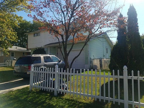 3rd image of 166 Sherman St