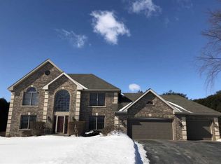 1396 Sunmeadow Ln, Rockford, IL 61107