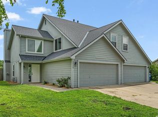 4929 Stoneback Pl, Lawrence, KS 66047