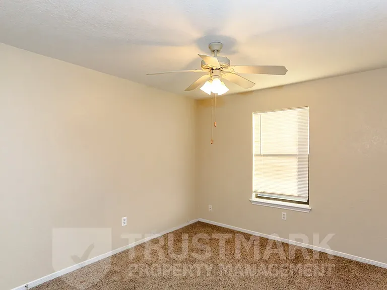 1001 Joe Morse Dr — Photo 19