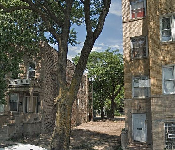 2nd image of 4250 W Congress Pkwy
