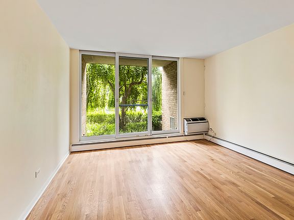 5th image of 5435 N Artesian Ave #1W
