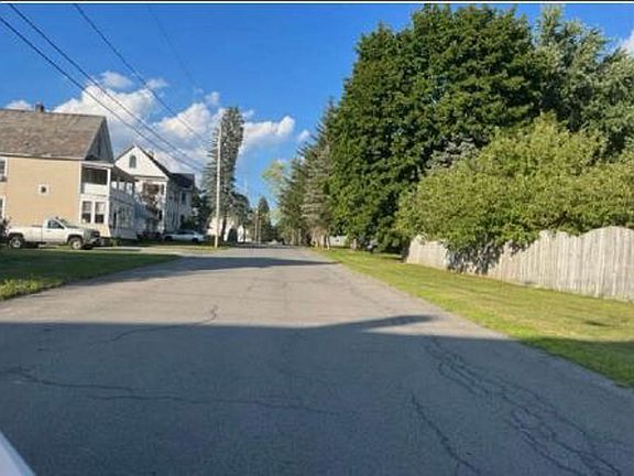 Exterior Neighborhood (street photo)