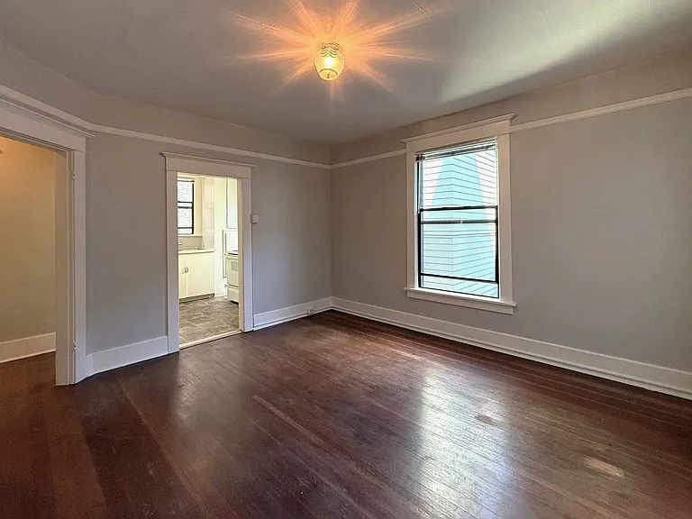 502 Minor Ave N — Photo 7